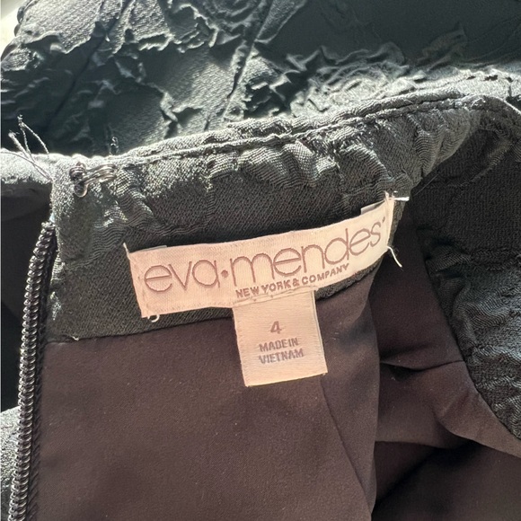 New York & Company Black Floral Textured Dress - Picture 4 of 5